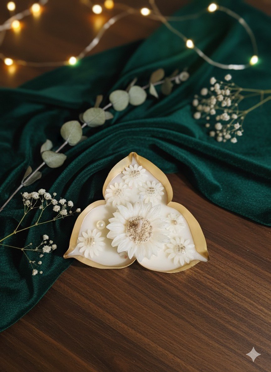 3 Petal Urli Scented Soy Candle